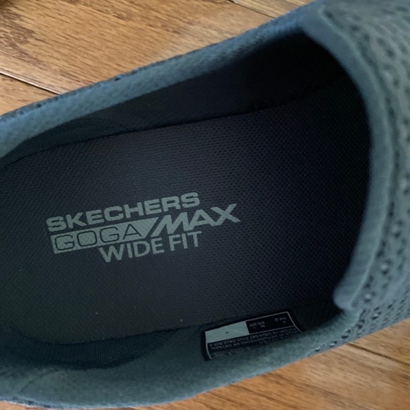 NWOT Skechers Gowalk Max men’s slip-on walking shoes - Picture 9 of 12